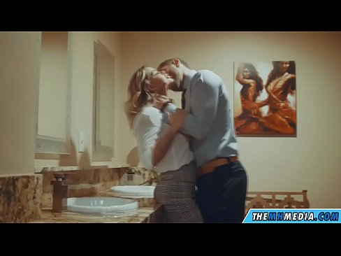 ❤️ Kad te prsata plavuša zavede u javnom zahodu Jebanje na hr.tuberxxx.ru ️❤